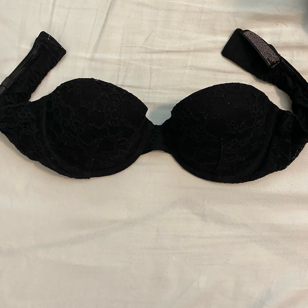 Victoria’s Secret black lace strapless bra